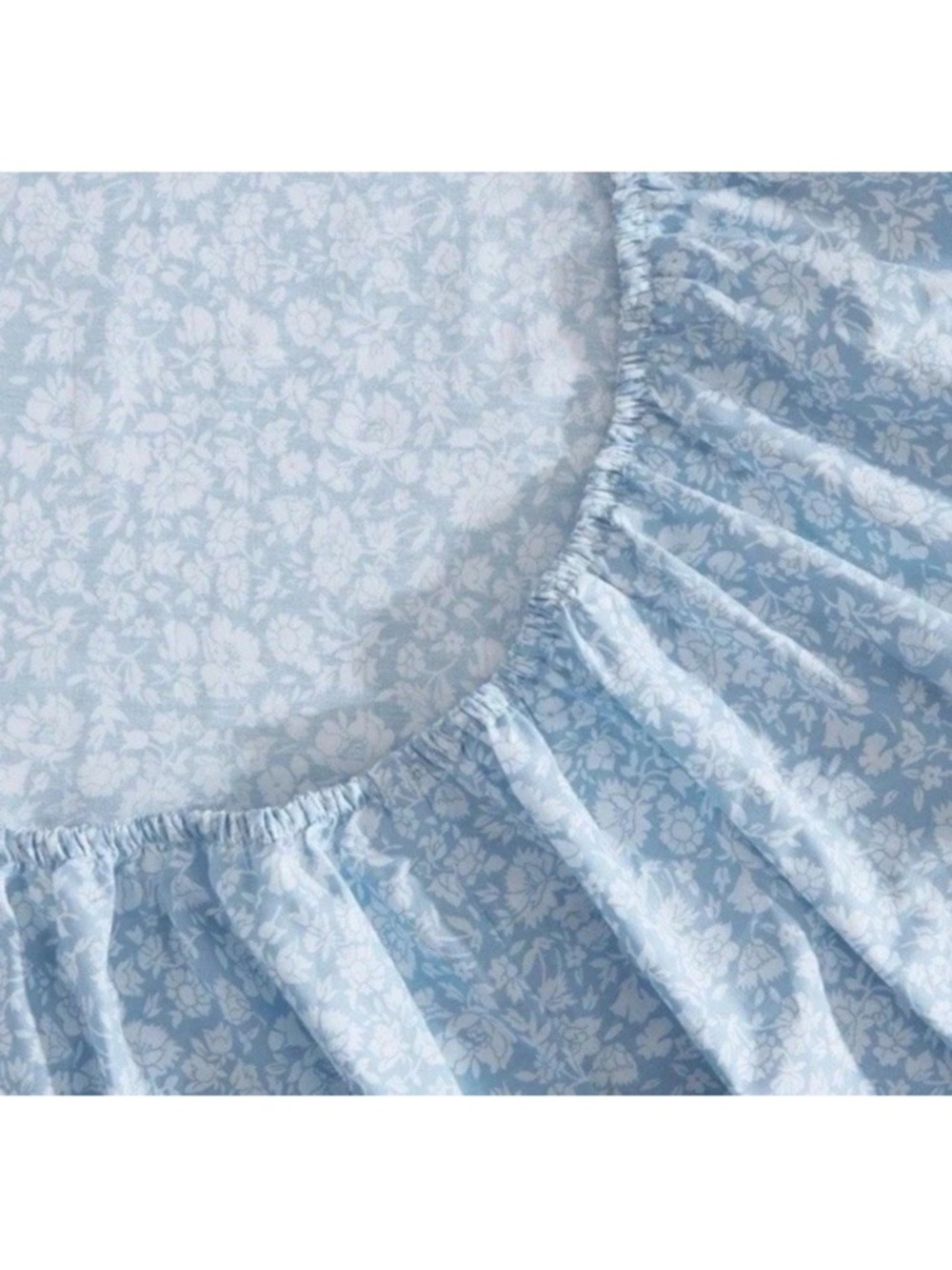 Laura Ashley ~ QUEEN ~ Heirloom Ditzy Blue Floral ~ 3 Pc. Sheet Set 100% Cotton - Picture 5 of 8